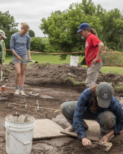 Kurt Jordan and team at archaeological dig